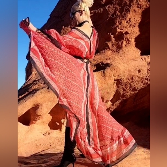 RESORT WEAR Designer Maxi Dress Silk Cruise Tropical Red Maxi Dress - Picture 4 of 11